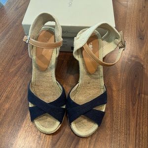 BCBG wedges